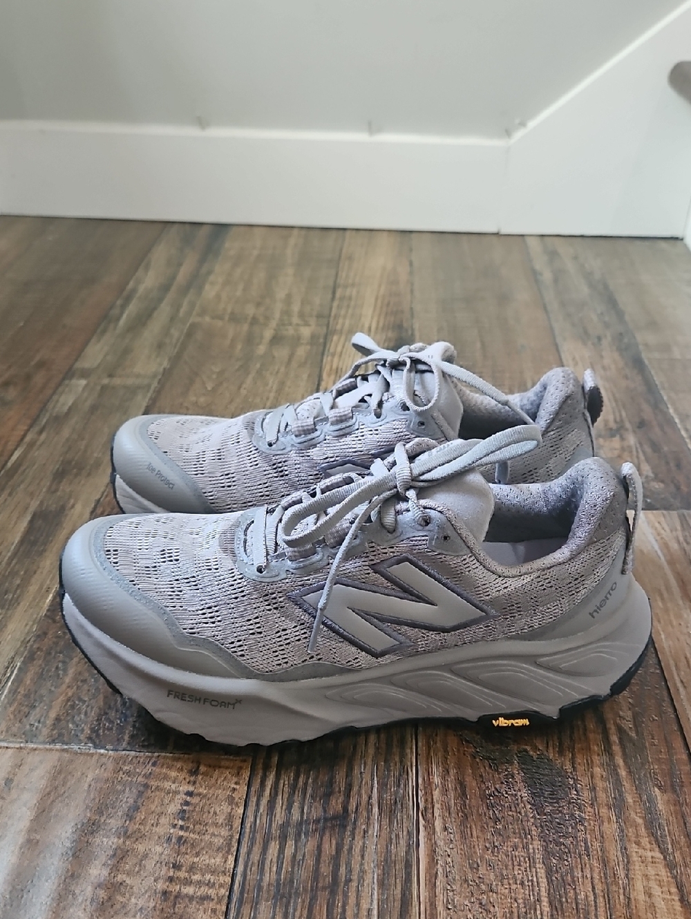 New Balance Women’s Light Gray Athletic Running Shoes